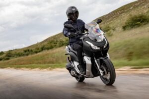 Read more about the article Scooter Vs Motorcycle – What Are the Differences?