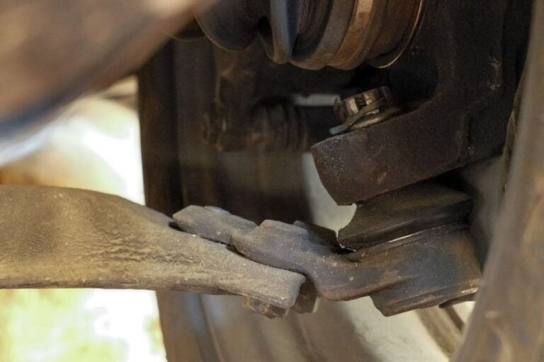 Read more about the article Bad Ball Joint Symptoms – How to Tell If Ball Joints Are Bad