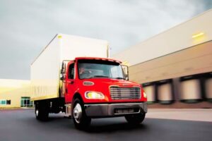 Read more about the article What Is a Straight Truck?