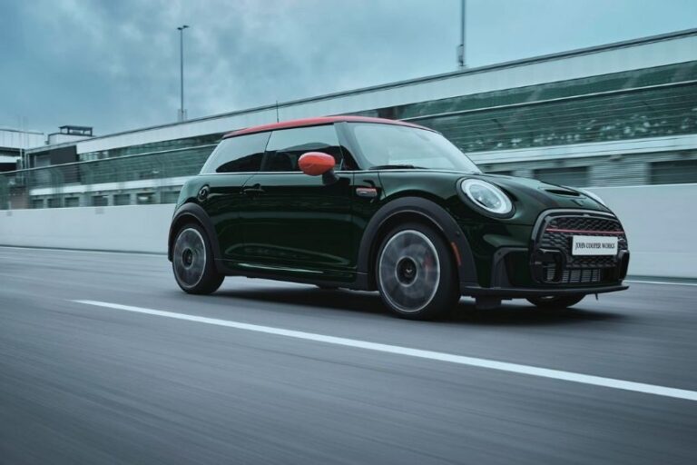 Read more about the article How Much Does A MINI Cooper Weigh? 