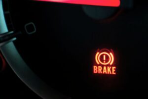 Read more about the article Brake Lamp Warning Light – What Does It Mean? How to Fix? 