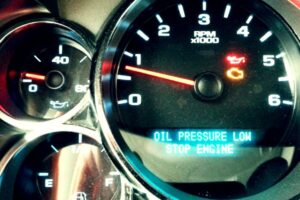 Read more about the article Oil Pressure Low Stop Engine Warning Light (But Oil Is Full) – What to Do?